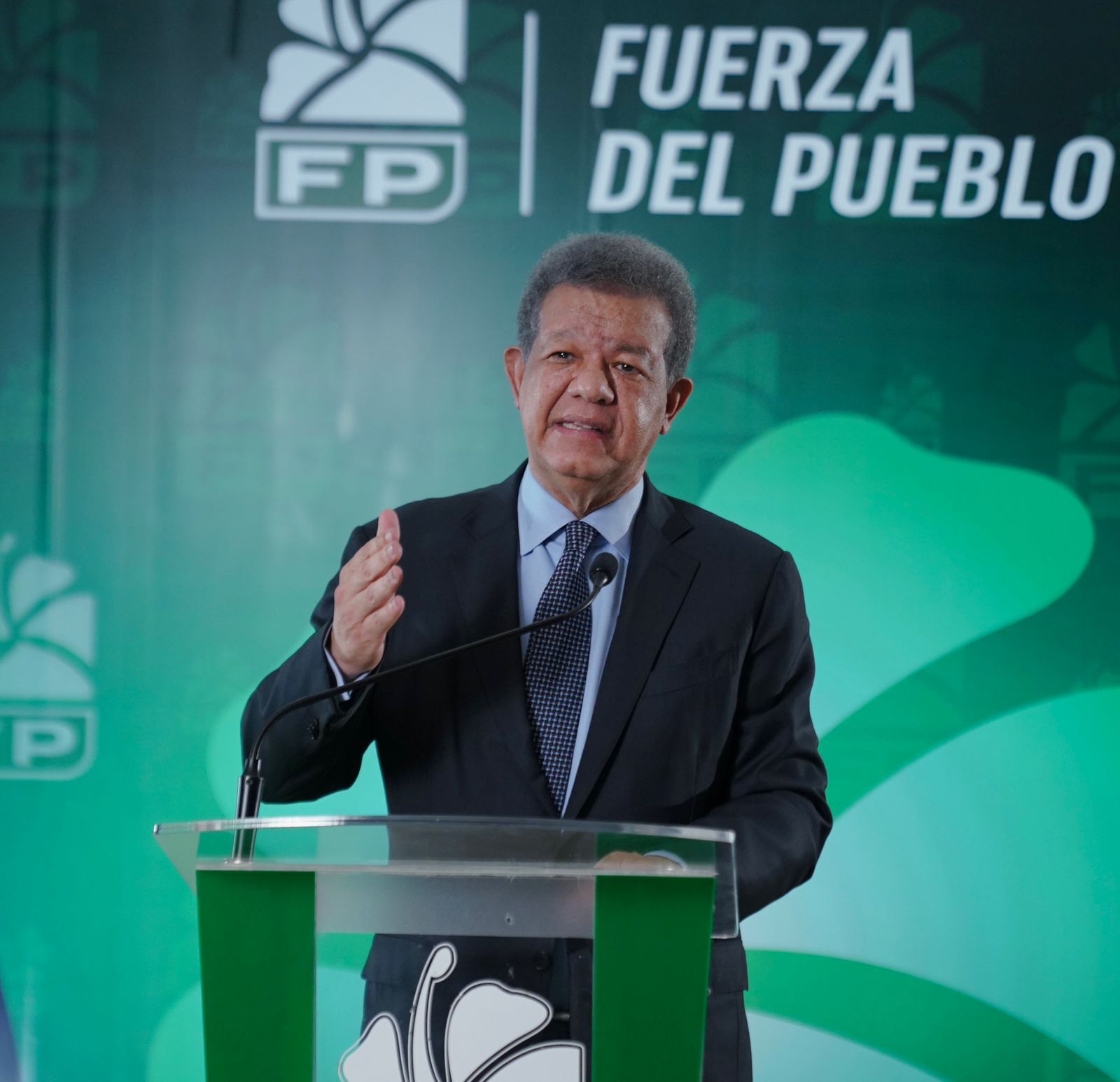 Leonel Fernández ejercerá su derecho al voto este domingo en la Escuela República de Colombia, a las 11:30 a.m.
