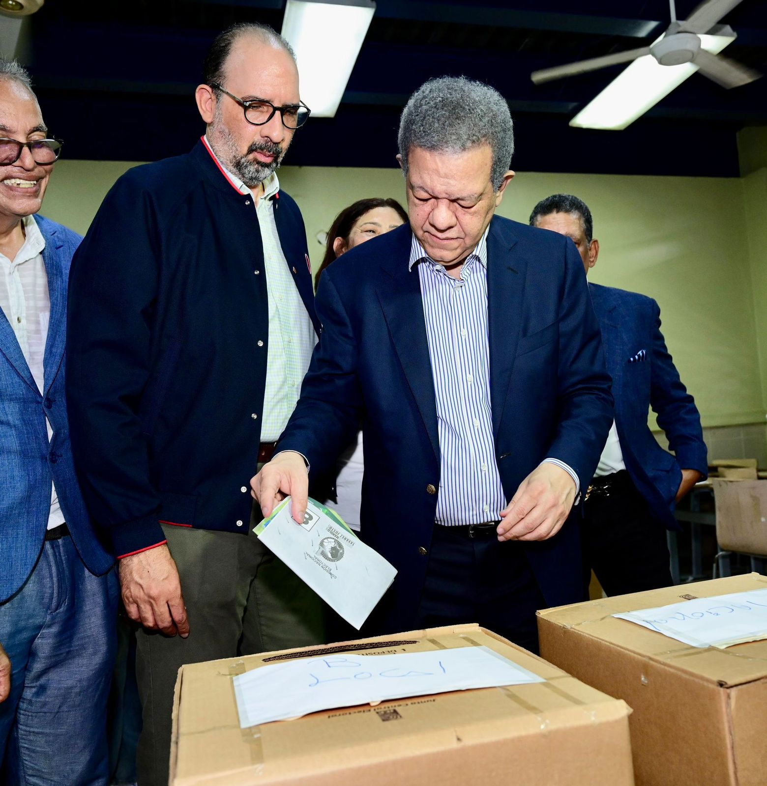 Elecciones internas de la Fuerza del Pueblo registran participación masiva; Leonel la define como “demostración contundente”