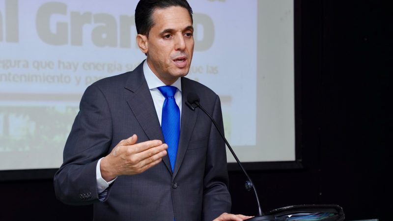 Fuerza del Pueblo exige declarar en emergencia el sector eléctrico y plantea reducción de pérdidas en las EDES