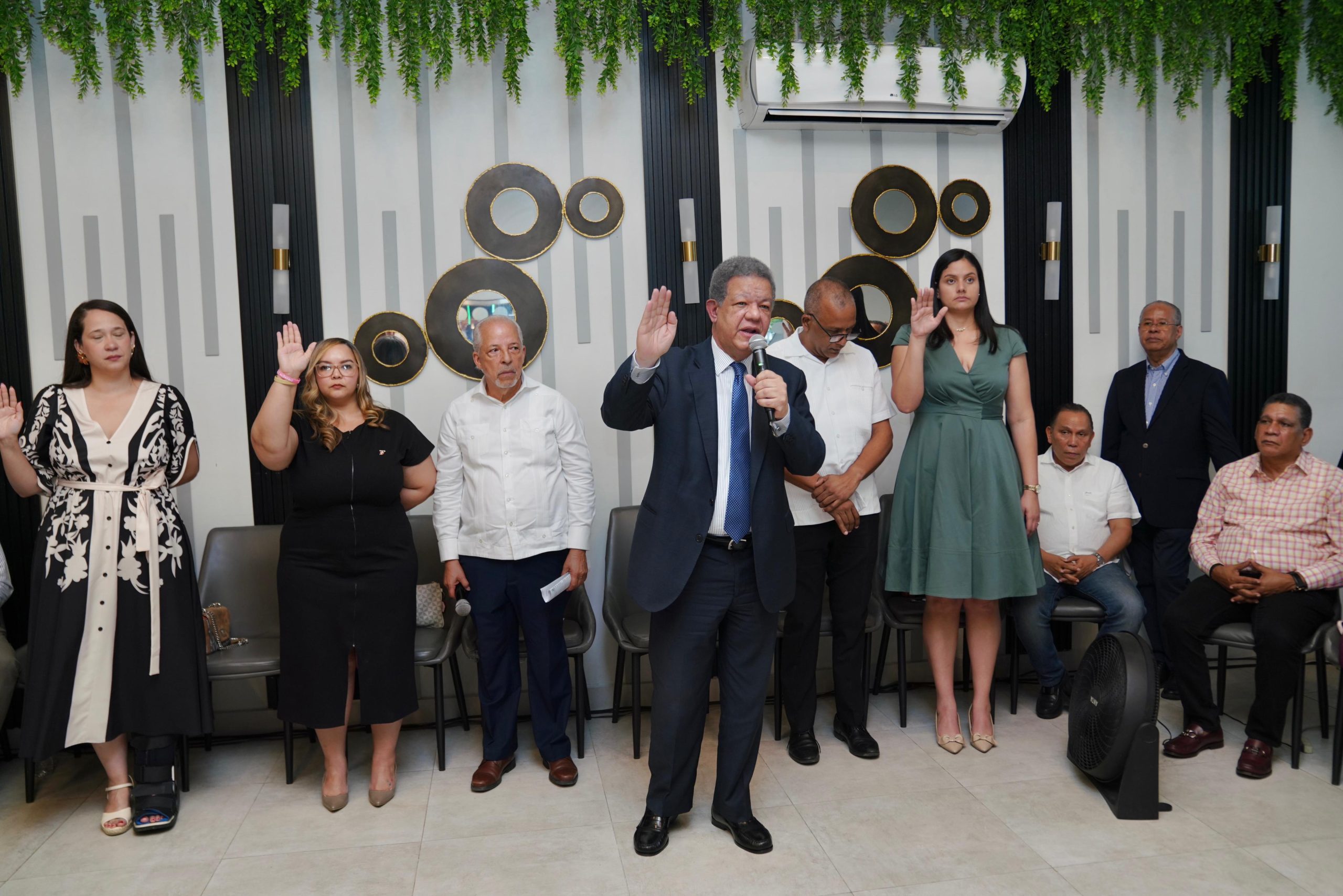 Leonel afirma Fuerza del Pueblo ya está en primer lugar