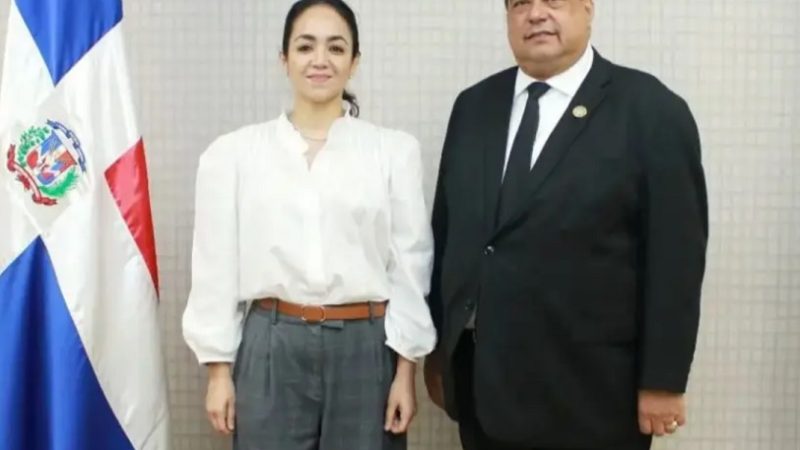 Colegio Dominicano de Notarios propone registrar cientos de ciudadanos sin acta nacimiento