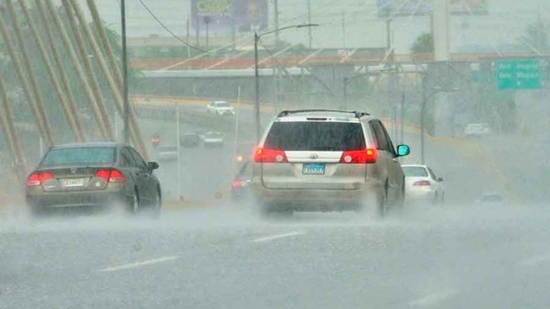 Onda tropical aumenta lluvias en gran parte de RD este sábado
