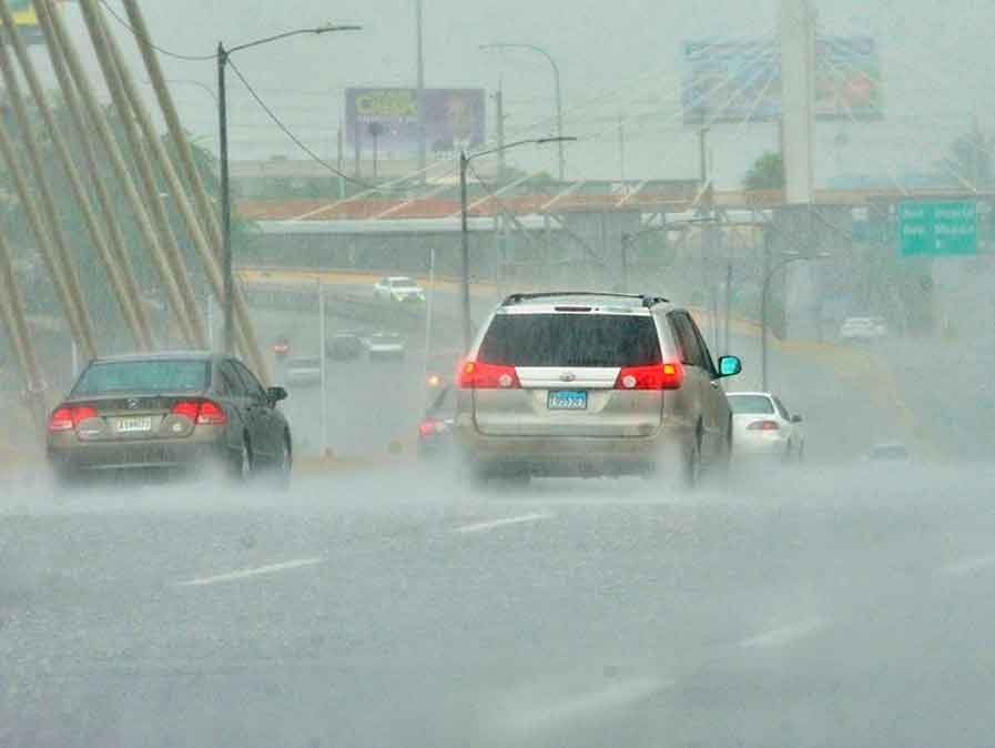 Onda tropical aumenta lluvias en gran parte de RD este sábado