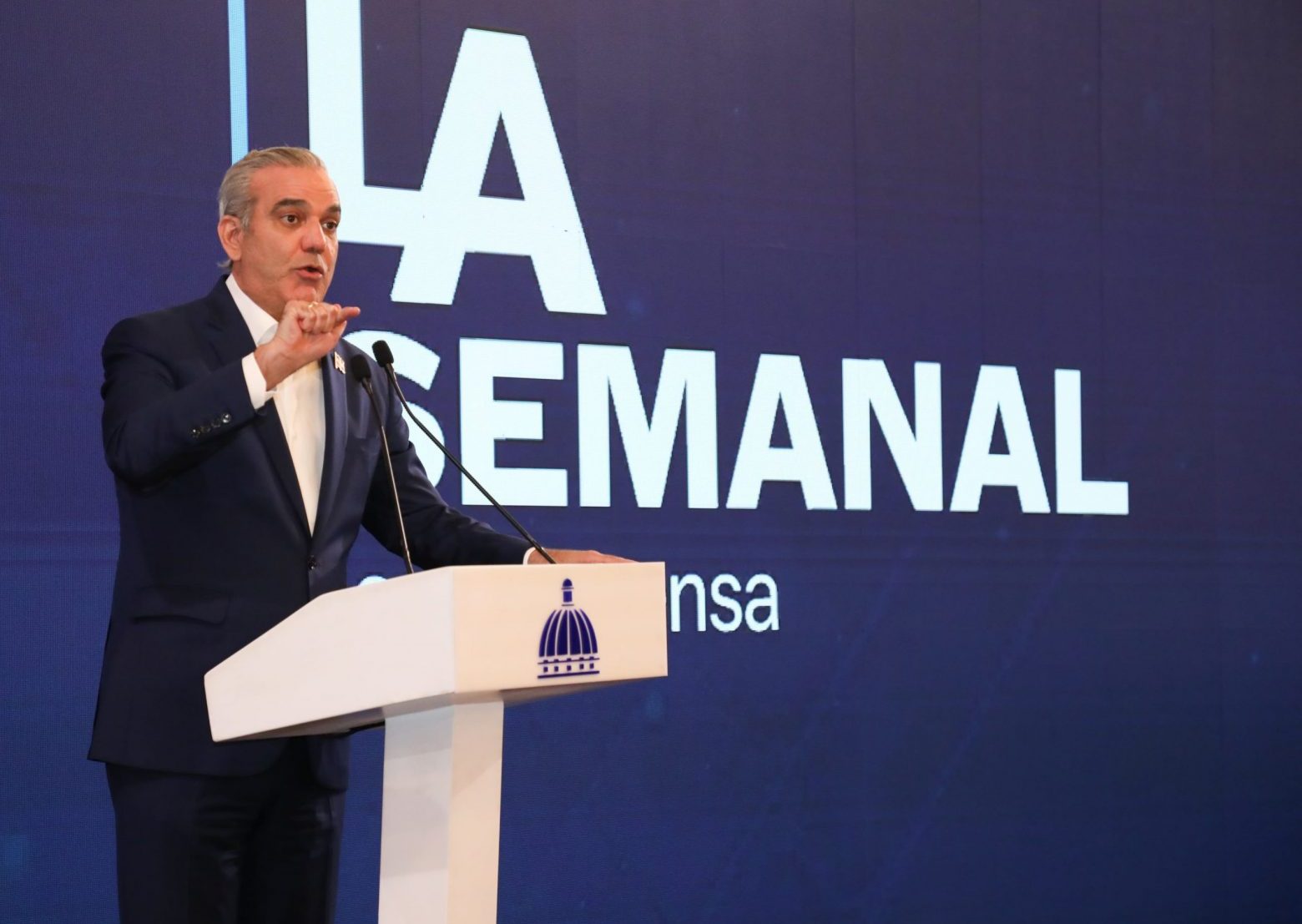 Presidente Luis Abinader afirma Medina no está informado «debidamente» sobre educación