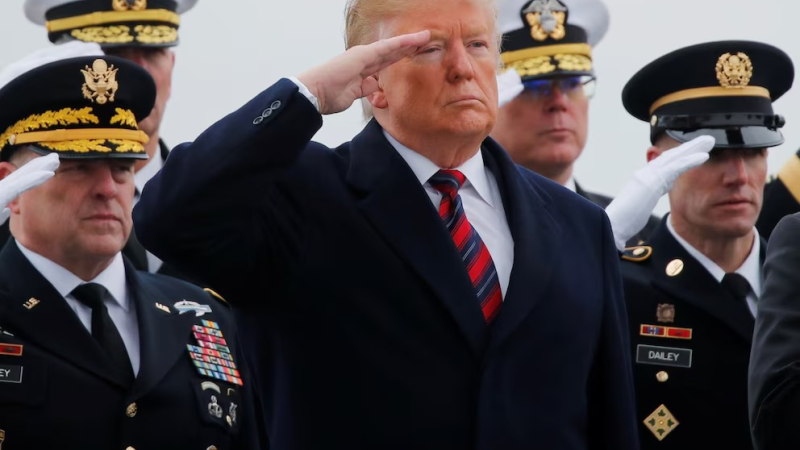 Trump  firma y autoriza al Pentágono a usar la fuerza contra algunos cárteles de la droga en Latinoamérica