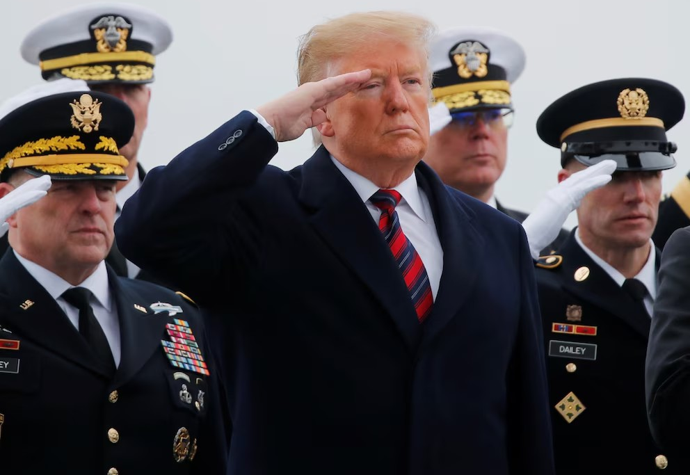 Trump  firma y autoriza al Pentágono a usar la fuerza contra algunos cárteles de la droga en Latinoamérica