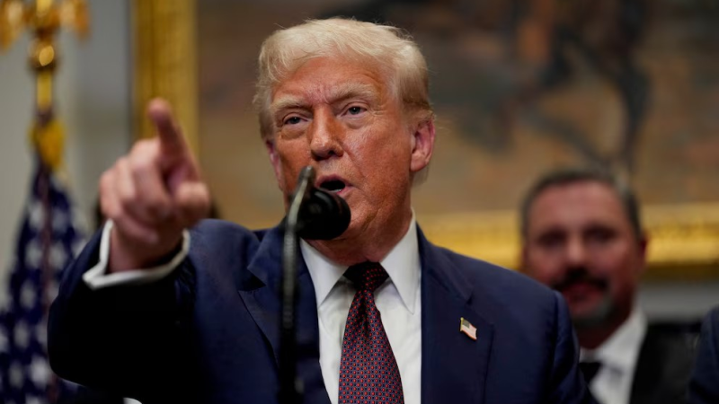 Trump defiende el despliegue de submarinos cerca de Rusia