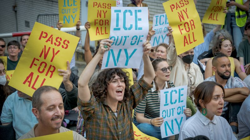 Trump señala a Soros como posible instigador de las protestas en EE.UU.
