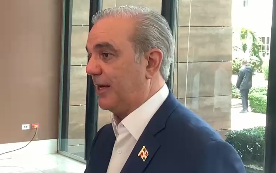 Abinader: «tengo amigos, pero no cómplices»