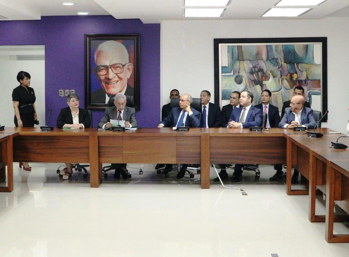 Danilo ve logro democracia y la RD documento sobre crisis Haití
