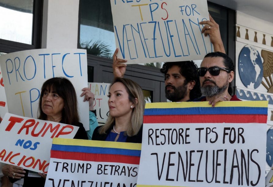 Ejecutivo de EE.UU. solicita a Suprema Corte de esa nación retire la protección de 300 mil venezolanos