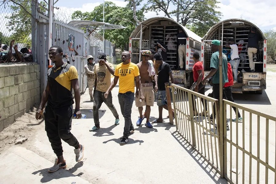 Según Migración en el mes de agosto deportaron del país 35.276 haitianos ilegales