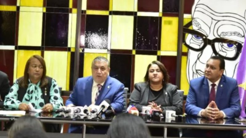 PLD acusa PRM querer quitar derechos cesantía trabajadores