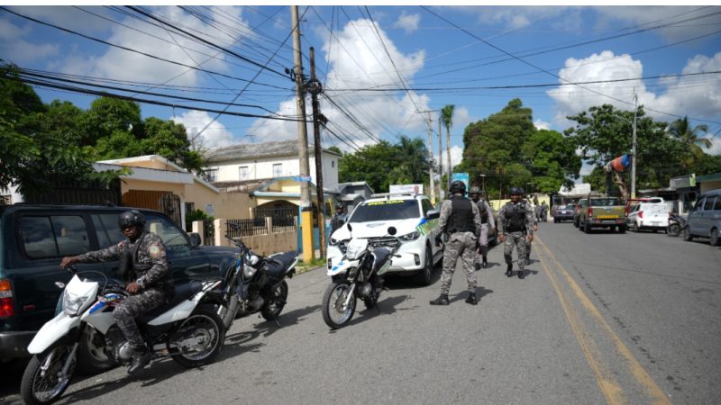 Gobierno de RD lleva operativo militar y policial a San Cristóbal
