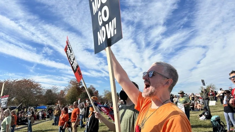 EE.UU: Demandan en protesta «que se largue Donald Trump»