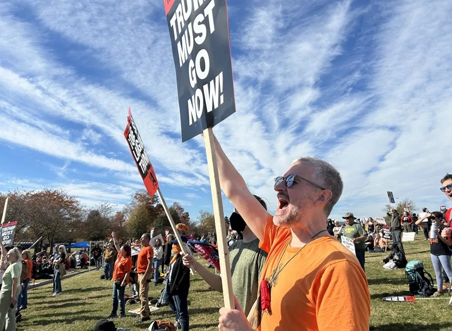 EE.UU: Demandan en protesta «que se largue Donald Trump»