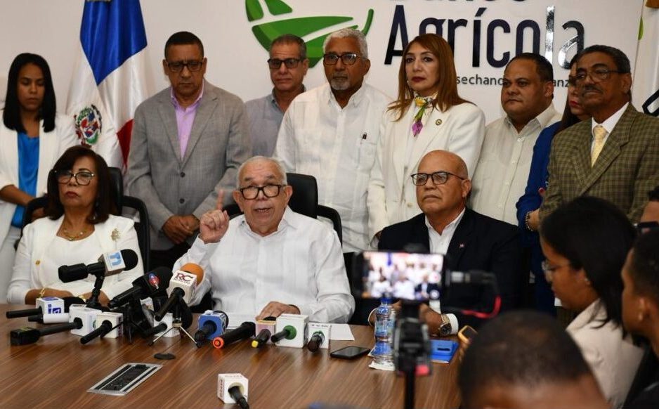 Administrador del Banco Agrícola afirma que su gestión no regala dinero, sino que financia proyectos alimentarios