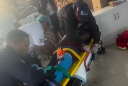 Haitiana se rebela y desarma guardia de seguridad;  balea a varias personas en Verón