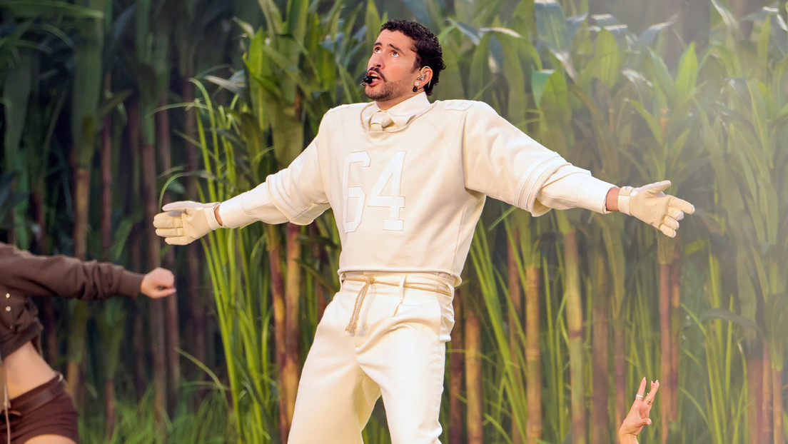 Republicanos piden multar y «encerrar» a Bad Bunny por su ‘show’ en el Super Bowl