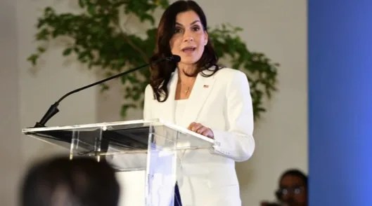 Embajadora de EE.UU. ordena cierre temporal de oficina de la DEA en Santo Domingo por corrupción; Gobierno dominicano reacciona