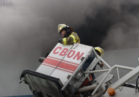 Se origina incendio en Almacenes Garrido en la avenida Duarte, Santo Domingo, DN.