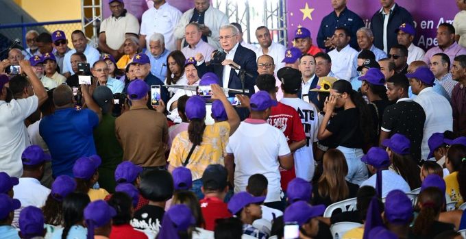 Danilo Medina reclama gobierno explique las razones originaron incremento en costo de presa Monte Grande