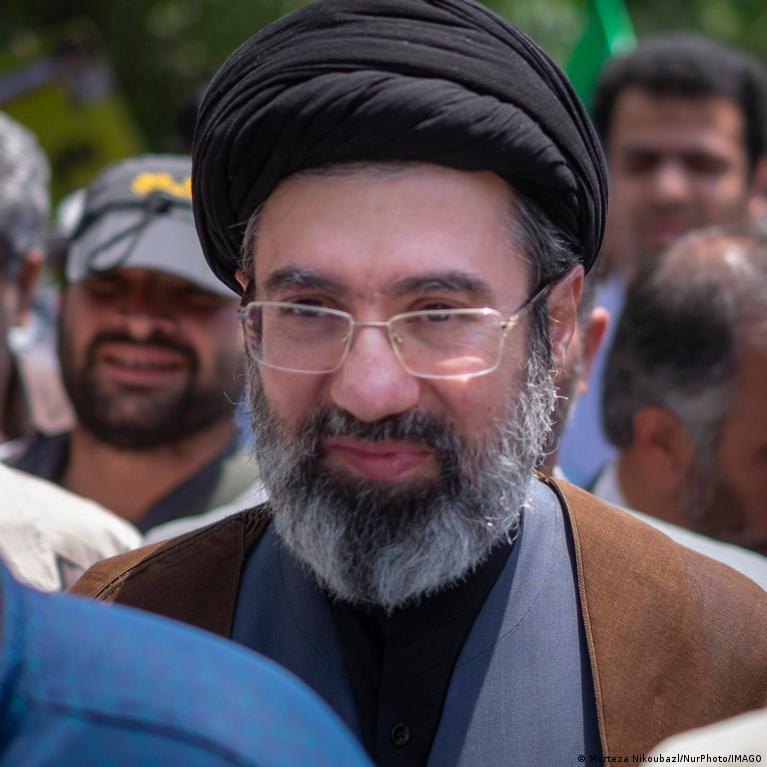 Líder supremo iraní: «Cada gota de sangre tiene un precio que los asesinos deberán pagar pronto»