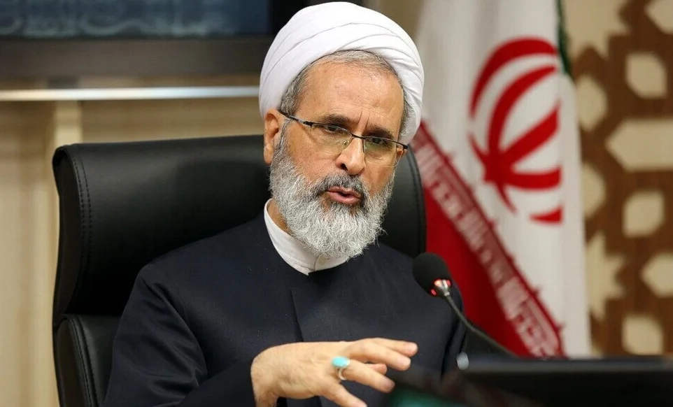 Irán nombra a Ali Reza Arafi para el consejo de liderazgo de transición