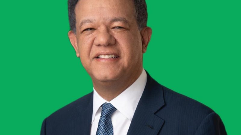 Leonel Fernández arrasa con 80% frente a David Collado y Gonzálo Castillo en elecciones del Instituto de Inglés Aprendo Contigo