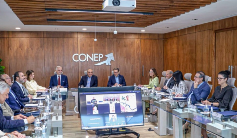Complicidad CONEP y Minerd para manipular historia de RD