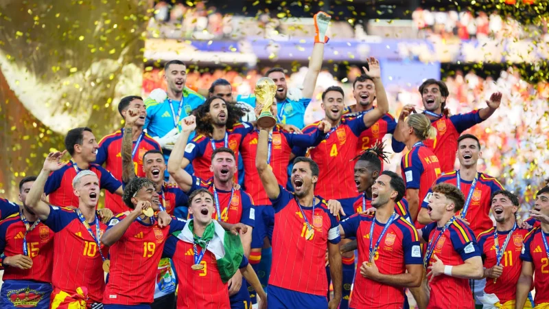 España conquista el mundo y levanta su segunda Copa Mundial