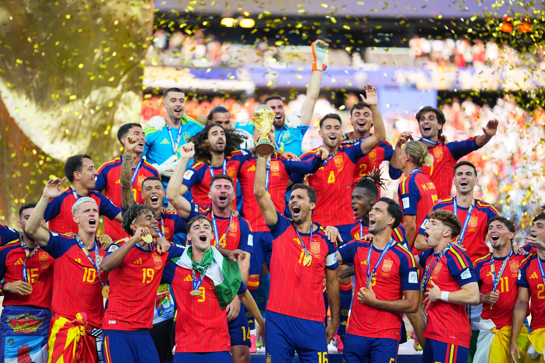 España conquista el mundo y levanta su segunda Copa Mundial