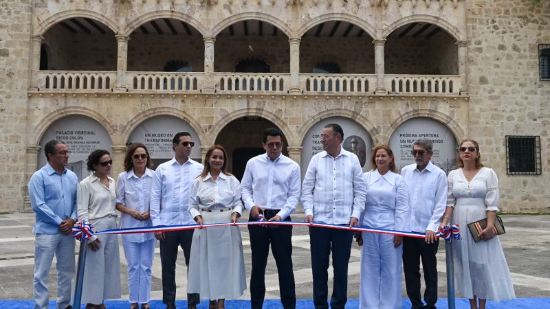 Ministerio de Turismo remoza Museo Alcázar de Colón; inicia alumbrado zona