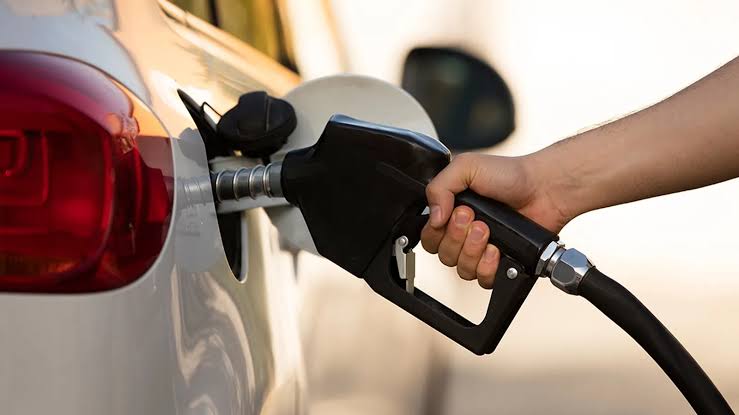 MICM anuncia rebajas de hasta RD$5 en combustibles y subsidio de RD$424.5 millones