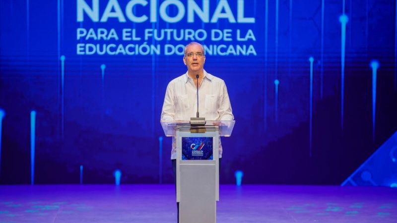 Abinader apuesta por una transformación educativa para preparar a RD ante la era de la inteligencia artificial