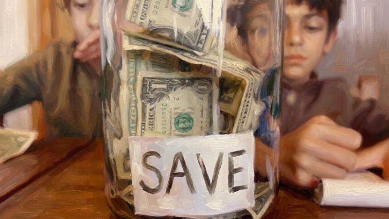 Informe advierte que la falta de educación financiera mantiene altos niveles de endeudamiento entre latinos en Estados Unidos