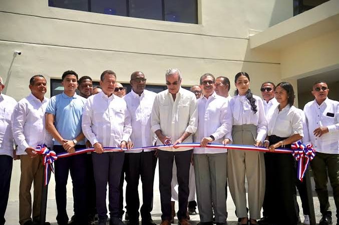 Santiago Rodríguez estrena nuevo centro de la UASD tras 47 años de espera