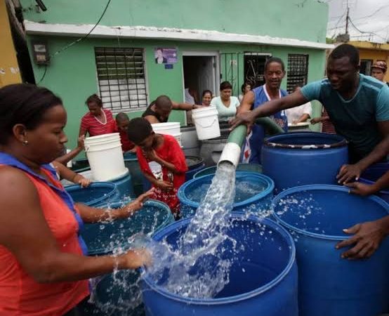 Solo el 68 % de los hogares rurales tiene acceso seguro a agua potable en República Dominicana