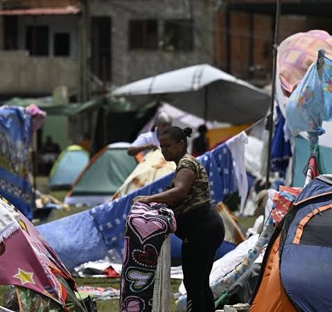 Más de 10,700 personas permanecen en 79 campamentos tras los terremotos en Venezuela