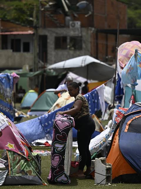 Más de 10,700 personas permanecen en 79 campamentos tras los terremotos en Venezuela