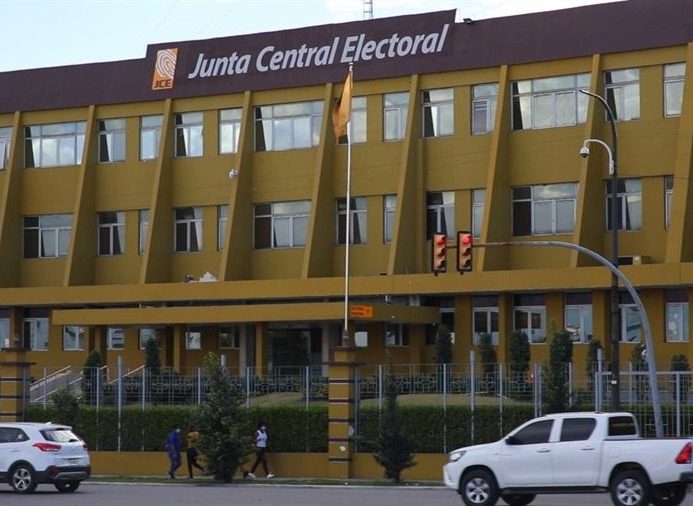 JCE suspende prohibición de publicar encuestas fuera plazo