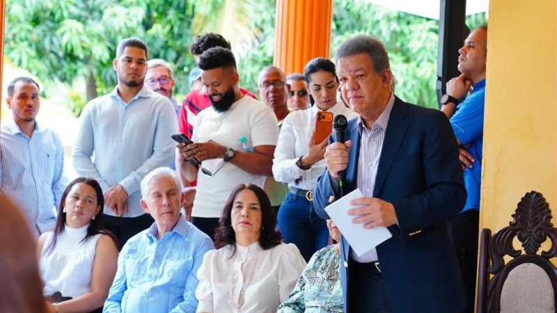 Leonel Fernández pide reforzar controles fronterizos y reorganizar mercados binacionales