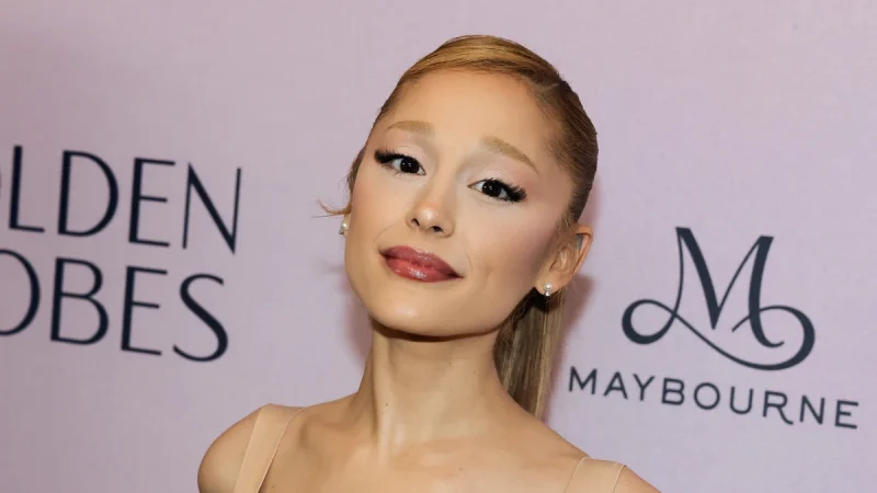 Ariana Grande pone en pausa su carrera y pide respetar sus límites: “Los seres humanos necesitan un descanso”