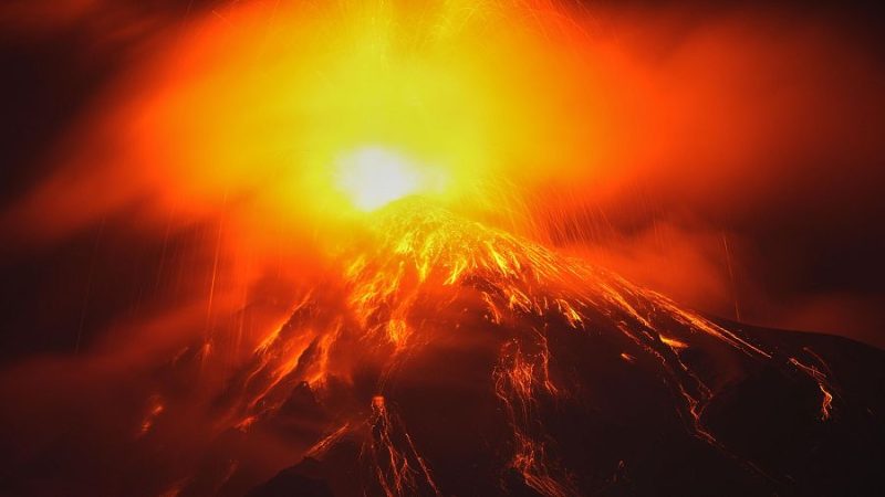 Volcán de Fuego entra en fase crítica y obliga a evacuar a 1,400 personas en Guatemala