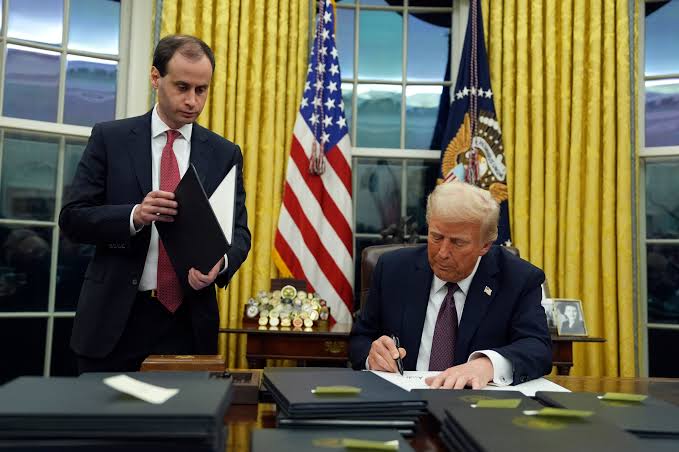 Trump designa a Will Scharf como nuevo asesor jurídico de la Casa Blanca