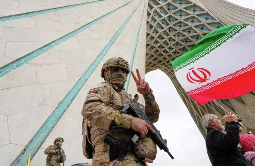 Irán lanzó misiles y drones contra bases de EE. UU. en EAU y Kuwait