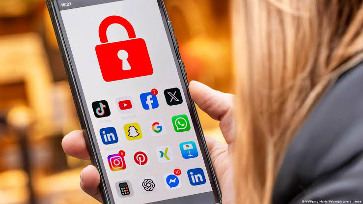 Australia propone que usuarios elijan cómo reciben contenido personalizado en redes sociales